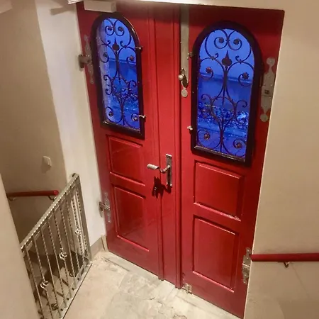 Apartment Stadtvilla Oscar 2 Og - Stilvoll Sanierte Altbauwohnung In Denkmalgeschuetzter Stadtvilla Nahe Elbradweg *