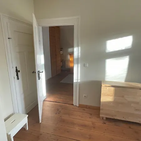 Apartment Stadtvilla Oscar 2 Og - Stilvoll Sanierte Altbauwohnung In Denkmalgeschuetzter Stadtvilla Nahe Elbradweg Dresden