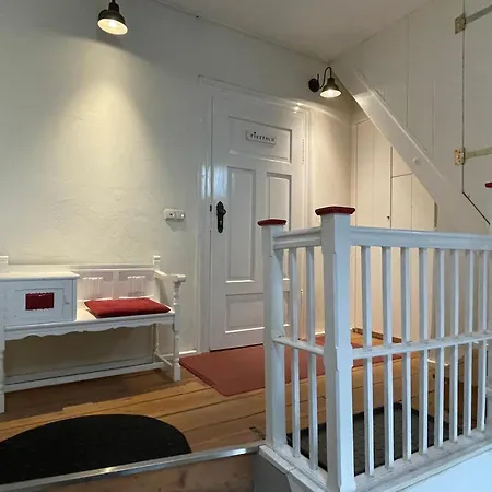 Apartment Stadtvilla Oscar 2 Og - Stilvoll Sanierte Altbauwohnung In Denkmalgeschuetzter Stadtvilla Nahe Elbradweg