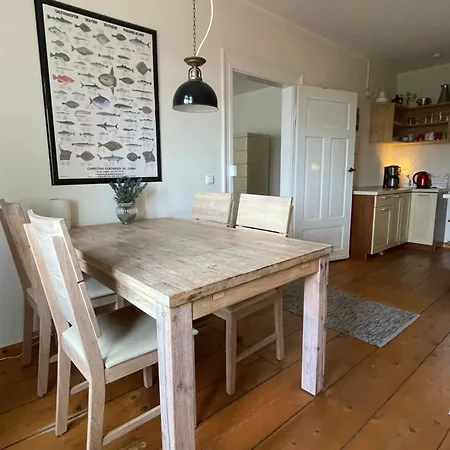 Stadtvilla Oscar 2 Og - Stilvoll Sanierte Altbauwohnung In Denkmalgeschuetzter Stadtvilla Nahe Elbradweg Apartment *