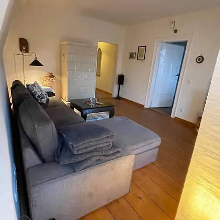 Stadtvilla Oscar 2 Og - Stilvoll Sanierte Altbauwohnung In Denkmalgeschuetzter Stadtvilla Nahe Elbradweg Apartment Dresden