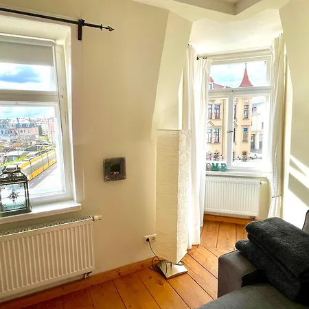 Apartment Stadtvilla Oscar 2 Og - Stilvoll Sanierte Altbauwohnung In Denkmalgeschuetzter Stadtvilla Nahe Elbradweg *