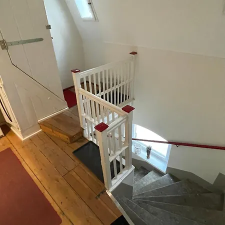 Apartment Stadtvilla Oscar 2 Og - Stilvoll Sanierte Altbauwohnung In Denkmalgeschuetzter Stadtvilla Nahe Elbradweg