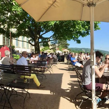 Stadtvilla Oscar 2 Og - Stilvoll Sanierte Altbauwohnung In Denkmalgeschuetzter Stadtvilla Nahe Elbradweg Dresden