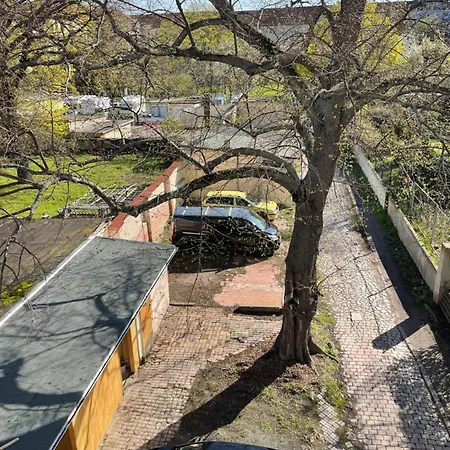 Apartment Stadtvilla Oscar 2 Og - Stilvoll Sanierte Altbauwohnung In Denkmalgeschuetzter Stadtvilla Nahe Elbradweg Dresden