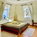 Apartment Stadtvilla Oscar 2 Og - Stilvoll Sanierte Altbauwohnung In Denkmalgeschuetzter Stadtvilla Nahe Elbradweg Dresden