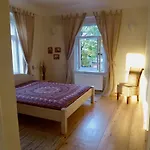 Stadtvilla Oscar 2 Og - Stilvoll Sanierte Altbauwohnung In Denkmalgeschuetzter Stadtvilla Nahe Elbradweg Apartment Dresden