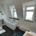 Stadtvilla Oscar 2 Og - Stilvoll Sanierte Altbauwohnung In Denkmalgeschuetzter Stadtvilla Nahe Elbradweg Apartment *