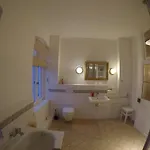 Apartment Stadtvilla Oscar 2 Og - Stilvoll Sanierte Altbauwohnung In Denkmalgeschuetzter Stadtvilla Nahe Elbradweg Dresden