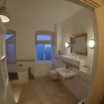 Stadtvilla Oscar 2 Og - Stilvoll Sanierte Altbauwohnung In Denkmalgeschuetzter Stadtvilla Nahe Elbradweg