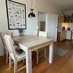 Stadtvilla Oscar 2 Og - Stilvoll Sanierte Altbauwohnung In Denkmalgeschuetzter Stadtvilla Nahe Elbradweg Apartment *