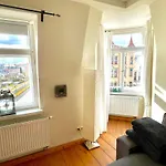 Apartment Stadtvilla Oscar 2 Og - Stilvoll Sanierte Altbauwohnung In Denkmalgeschuetzter Stadtvilla Nahe Elbradweg *