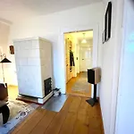 Apartment Stadtvilla Oscar 2 Og - Stilvoll Sanierte Altbauwohnung In Denkmalgeschuetzter Stadtvilla Nahe Elbradweg
