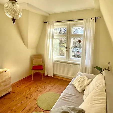 Stadtvilla Oscar 2 Og - Stilvoll Sanierte Altbauwohnung In Denkmalgeschuetzter Stadtvilla Nahe Elbradweg *