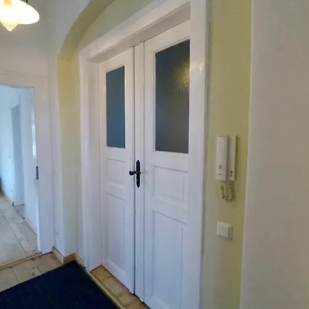 Apartment Stadtvilla Oscar 2 Og - Stilvoll Sanierte Altbauwohnung In Denkmalgeschützter Stadtvilla Nahe Elbradweg