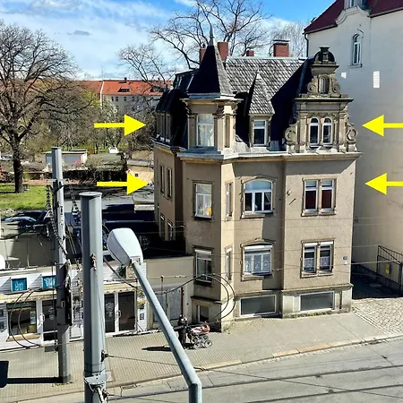 Stadtvilla Oscar 2 Og - Stilvoll Sanierte Altbauwohnung In Denkmalgeschuetzter Stadtvilla Nahe Elbradweg Dresde