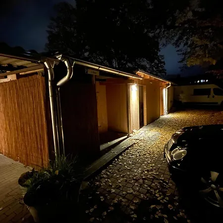 Stadtvilla Oscar 2 Og - Stilvoll Sanierte Altbauwohnung In Denkmalgeschuetzter Stadtvilla Nahe Elbradweg 公寓