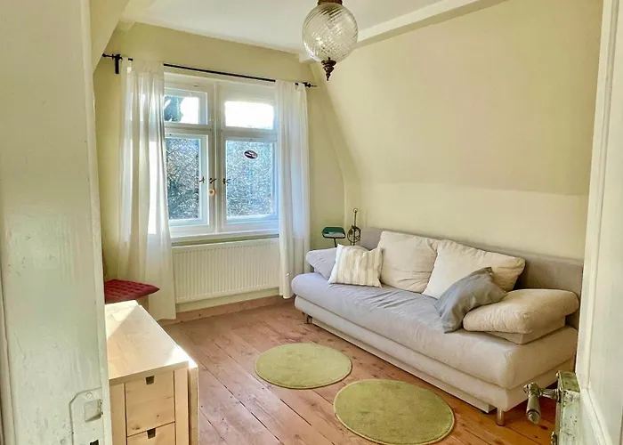 Stadtvilla Oscar 2 Og - Stilvoll Sanierte Altbauwohnung In Denkmalgeschuetzter Stadtvilla Nahe Elbradweg דירה *