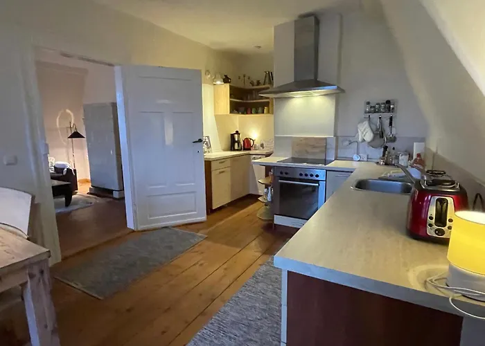 Διαμέρισμα Stadtvilla Oscar 2 Og - Stilvoll Sanierte Altbauwohnung In Denkmalgeschuetzter Stadtvilla Nahe Elbradweg *