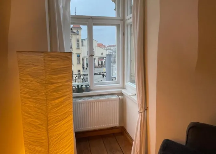 Stadtvilla Oscar 2 Og - Stilvoll Sanierte Altbauwohnung In Denkmalgeschuetzter Stadtvilla Nahe Elbradweg * דרזדן