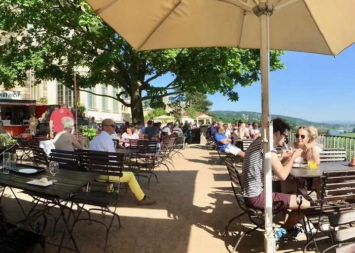 Stadtvilla Oscar 2 Og - Stilvoll Sanierte Altbauwohnung In Denkmalgeschuetzter Stadtvilla Nahe Elbradweg דרזדן