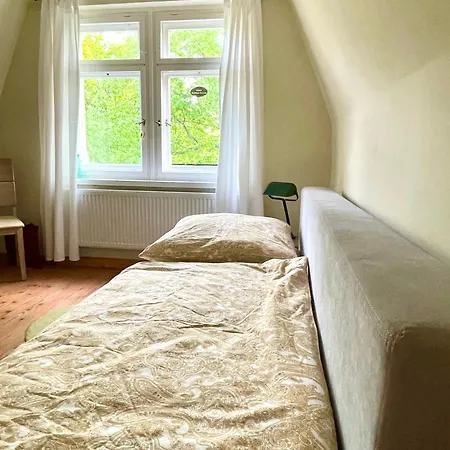 Stadtvilla Oscar 2 Og - Stilvoll Sanierte Altbauwohnung In Denkmalgeschuetzter Stadtvilla Nahe Elbradweg Dresda