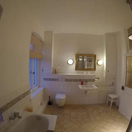 Appartamento Stadtvilla Oscar 2 Og - Stilvoll Sanierte Altbauwohnung In Denkmalgeschuetzter Stadtvilla Nahe Elbradweg Dresda