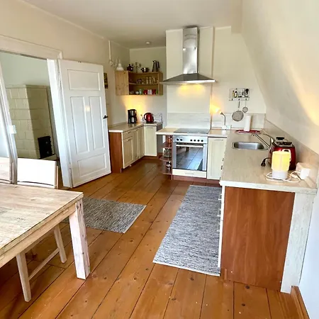 Stadtvilla Oscar 2 Og - Stilvoll Sanierte Altbauwohnung In Denkmalgeschuetzter Stadtvilla Nahe Elbradweg Appartamento