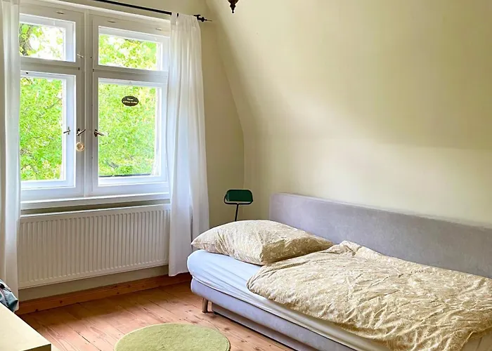 Appartement Stadtvilla Oscar 2 Og - Stilvoll Sanierte Altbauwohnung In Denkmalgeschuetzter Stadtvilla Nahe Elbradweg *