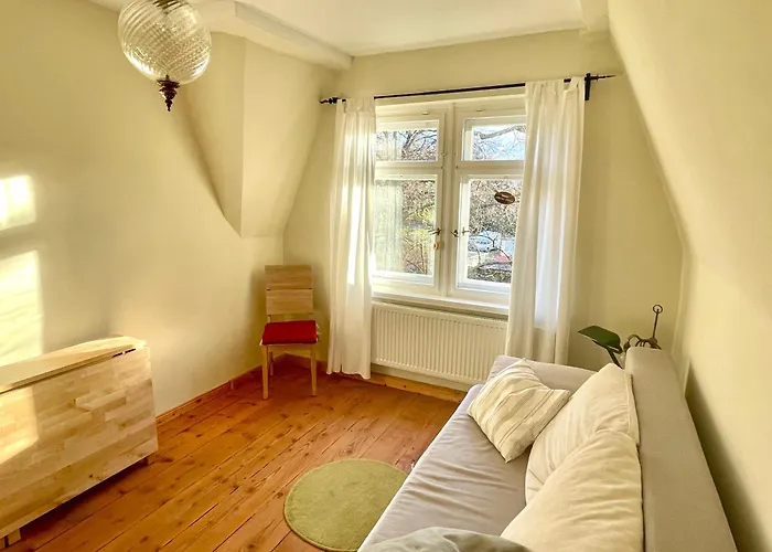 Stadtvilla Oscar 2 Og - Stilvoll Sanierte Altbauwohnung In Denkmalgeschuetzter Stadtvilla Nahe Elbradweg *