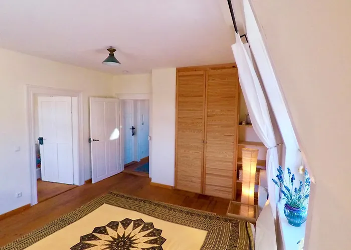 Stadtvilla Oscar 2 Og - Stilvoll Sanierte Altbauwohnung In Denkmalgeschuetzter Stadtvilla Nahe Elbradweg