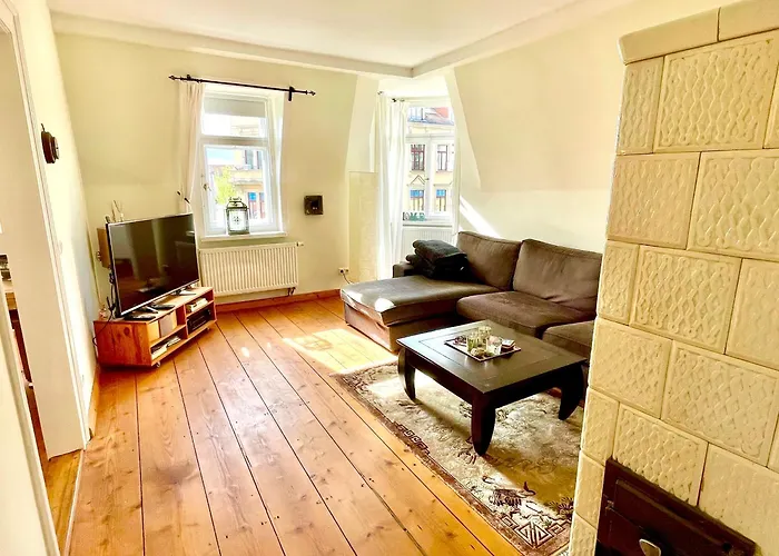 Stadtvilla Oscar 2 Og - Stilvoll Sanierte Altbauwohnung In Denkmalgeschuetzter Stadtvilla Nahe Elbradweg *