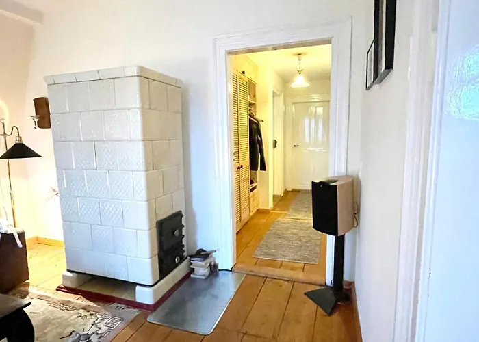 Appartement Stadtvilla Oscar 2 Og - Stilvoll Sanierte Altbauwohnung In Denkmalgeschuetzter Stadtvilla Nahe Elbradweg