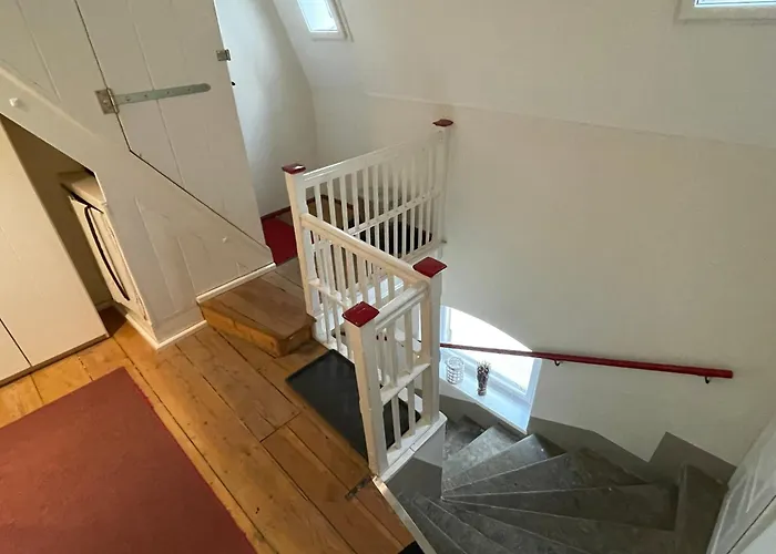 Appartement Stadtvilla Oscar 2 Og - Stilvoll Sanierte Altbauwohnung In Denkmalgeschuetzter Stadtvilla Nahe Elbradweg