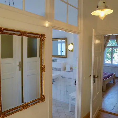 アパート Stadtvilla Oscar 2 Og - Stilvoll Sanierte Altbauwohnung In Denkmalgeschuetzter Stadtvilla Nahe Elbradweg