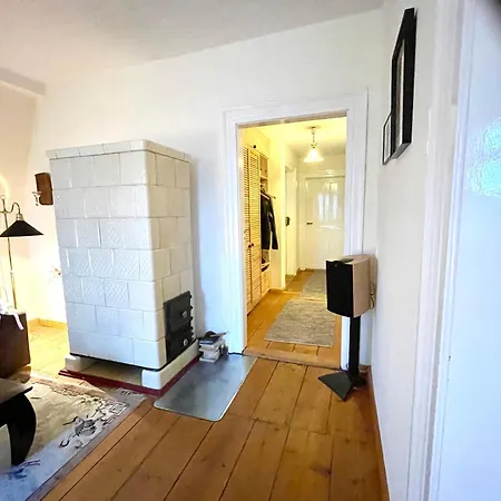 アパート Stadtvilla Oscar 2 Og - Stilvoll Sanierte Altbauwohnung In Denkmalgeschuetzter Stadtvilla Nahe Elbradweg