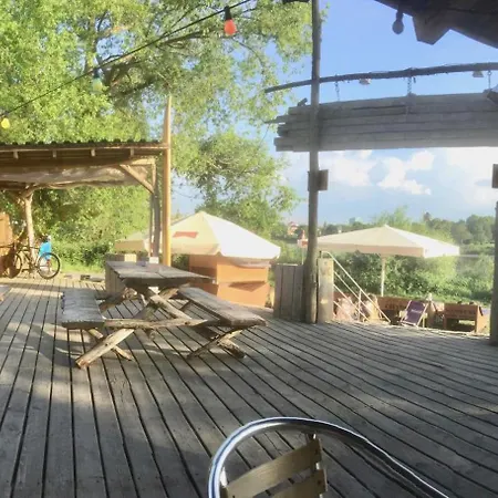 Stadtvilla Oscar 2 Og - Stilvoll Sanierte Altbauwohnung In Denkmalgeschuetzter Stadtvilla Nahe Elbradweg