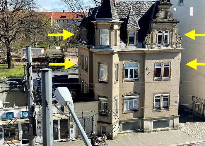 Stadtvilla Oscar 2 Og - Stilvoll Sanierte Altbauwohnung In Denkmalgeschützter Stadtvilla Nahe Elbradweg Dresde