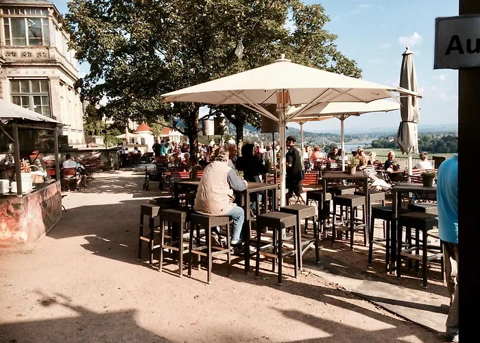 Stadtvilla Oscar 2 Og - Stilvoll Sanierte Altbauwohnung In Denkmalgeschützter Stadtvilla Nahe Elbradweg Apartamento Dresde